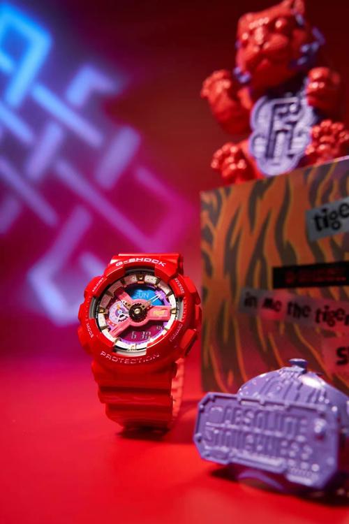 卡西欧g-shock tiger year限量款:运用桃红底色搭配绚丽的荧光色彩