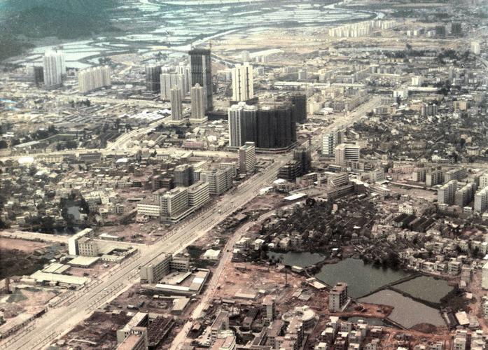 1984年4月,深圳特区俯瞰(摄影:袁芩/fotoe).