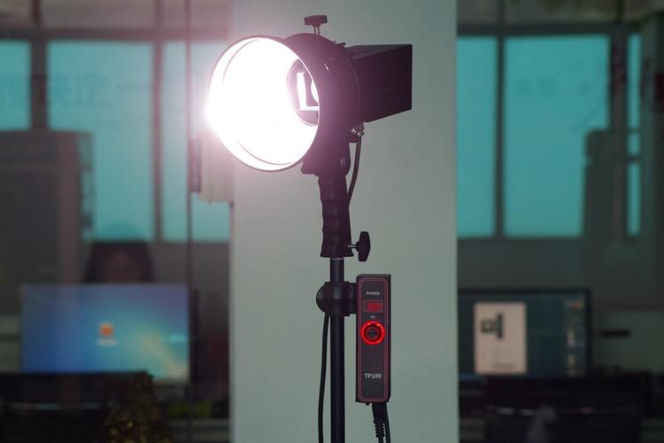 推荐一款摄影常亮灯_摄影_中秋去哪玩_补光灯_摄影