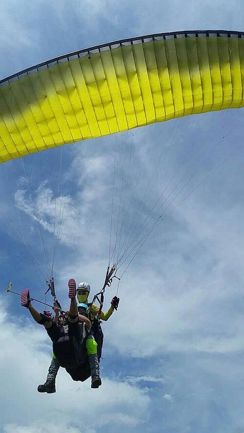 翱翔天际…开心到飞起…儿时的飞行梦想,滑翔伞双人飞行圆你的飞行梦