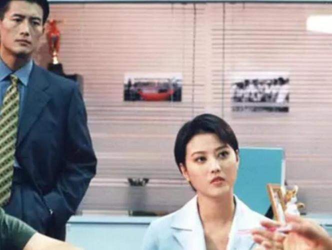 服务升级 4周海媚主演的爱情类电视剧:一分钟了解新闻小姐  00:51