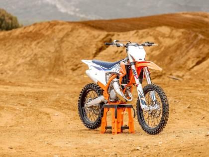 ktm 2022 市售越野赛车 125 sx 户外特写_新车新品_资讯中心_全球摩托