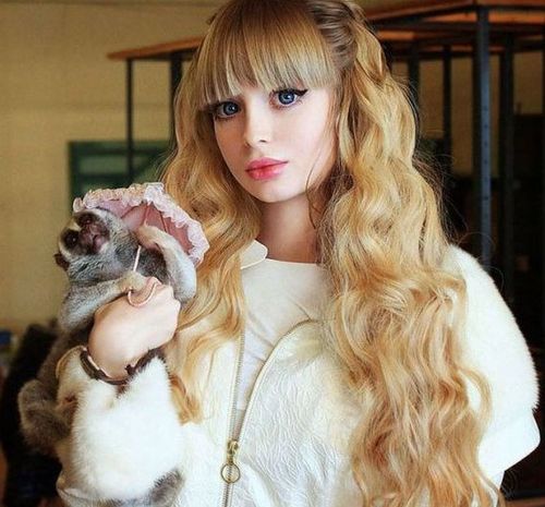 俄罗斯真人芭比再曝美照 俄罗斯"真人芭比"anzhelika kenova