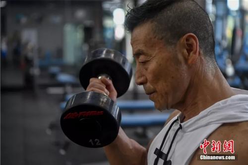 杨新民在训练.骆云飞 摄