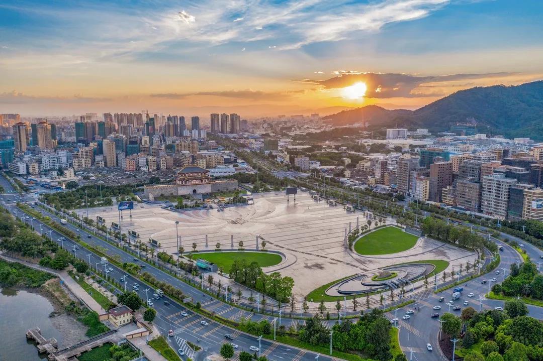 民法典点亮城市地标——广东揭阳