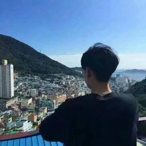 qq男生头像背影好看