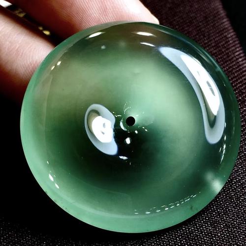 为何翡翠山水牌价格居高不下,连年攀升?原来是因为