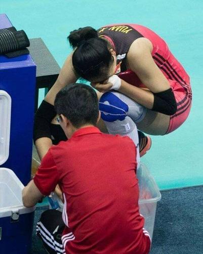 袁心玥受伤离场! 球迷心疼: 不求别的, 千万不要有事!