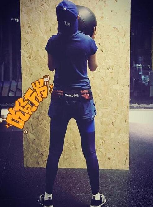 李宇春晒健身房虐肌肉照 大呼"吃货万岁"