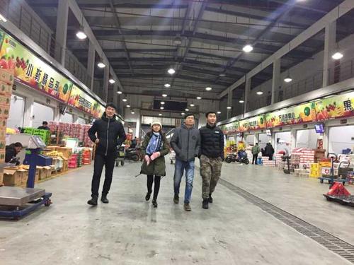 上海是水果零售店保有量最大的城市,对应其水果批发市场的情况:上海