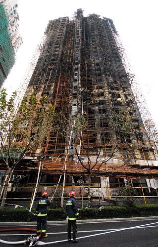 上海胶州路特大火灾已导致53人遇难 事故原因在调查中