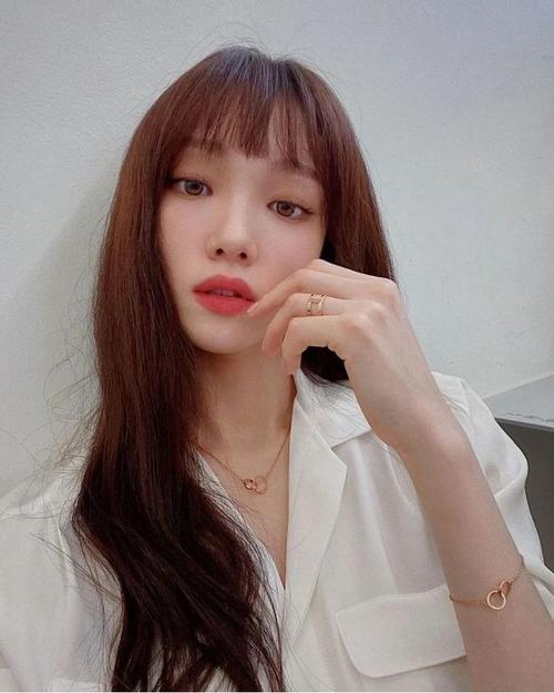 5款适合长脸女生的刘海让你做个优雅女神