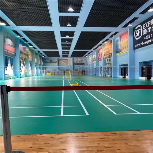 羽毛球馆木地板的铺设效果图