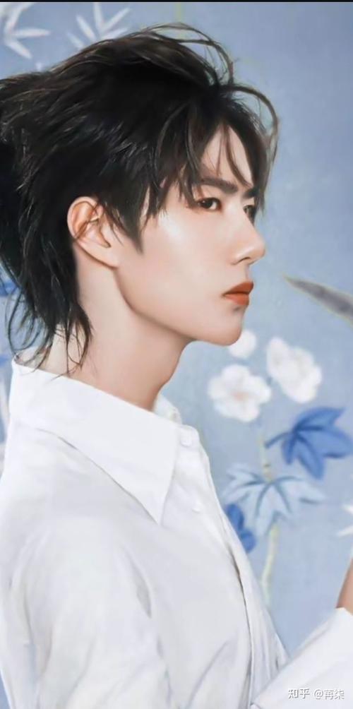 姐妹们能给个王一博的侧脸图吗