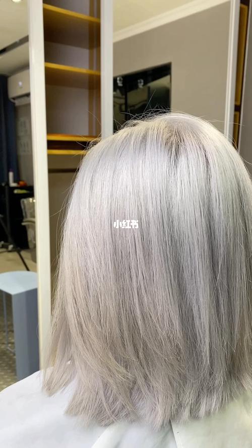 银白色_染发_时尚_发型