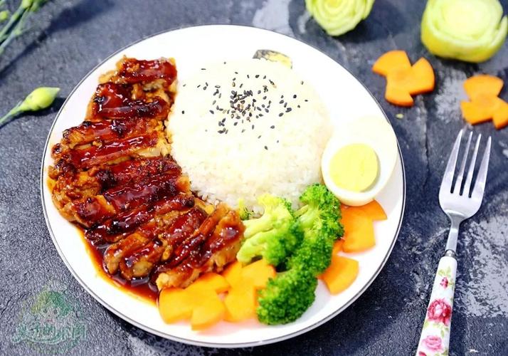 午餐 素炒杭白菜 豉油卷心菜 雪菜黄豆芽  培根香草烤鸡套餐饭 卤