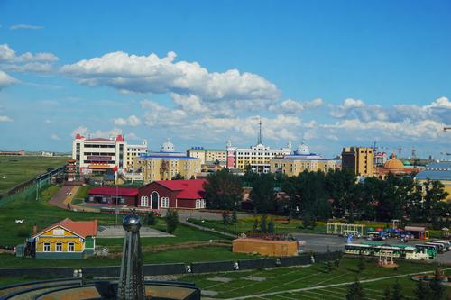 登高远眺,俄罗斯后贝加尔斯克市的风貌和满洲里市的全景尽收眼底