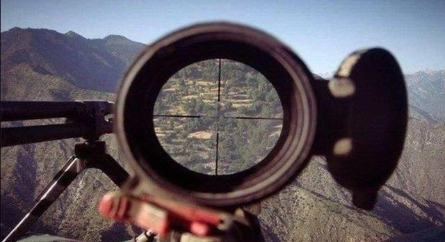 原创狙击枪瞄准镜里的世界是什么样?跟电影游戏差别很大,别再被骗了