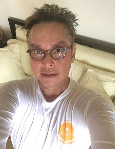 70岁谭咏麟自曝记不清事,皱纹丛生太心酸,和原配离婚晚景凄凉