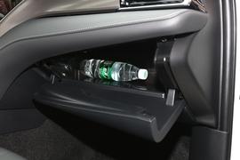 2019款丰田凯美瑞 改款 2.0s 锋尚版