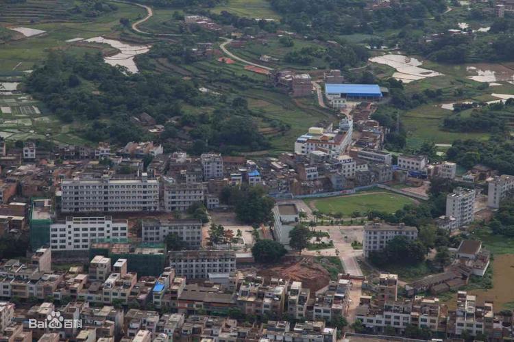 东邻青秀区的刘圩镇,邕宁区的中和乡,南邻钦州市. 来自:百度百科