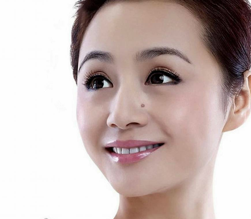 脸上有痣的几位女明星,热巴最美,最后一个痣竟然长在那里