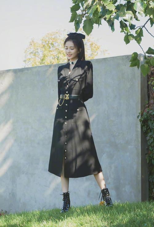 蜜糖秋冬同款黑色长袖白鹿连衣裙西装礼服定制