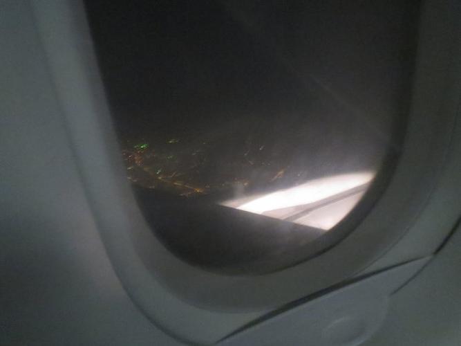 看:弦窗内观看夜星空的演变过程,现在是在飞机上观看吴锡城区的夜