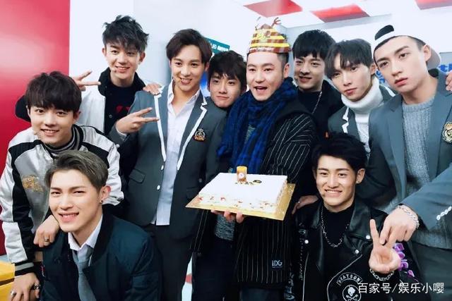 肖战生活惬意,小脸养出婴儿肥,肖菲霞硬是变出哪吒装扮