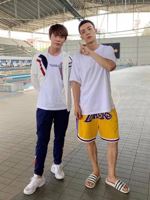 x玖少年团谷嘉诚,不过穿一条大裤衩,却霸气十足!