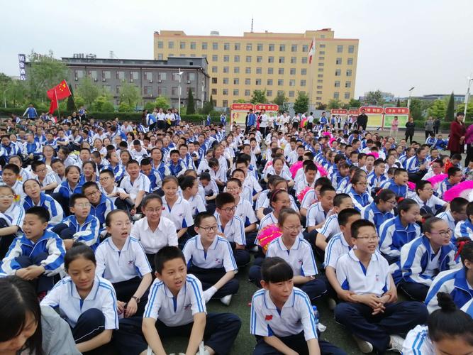 2019年平遥实验中学纪念五四运动100周年暨歌咏比赛