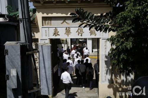 何鸿燊百万灵柩暂存东华义庄,家人豪花7位数字聘保安