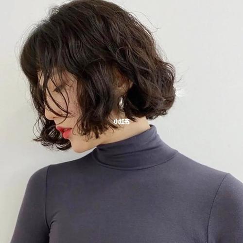 2021年最新流行的日韩中短发型推荐