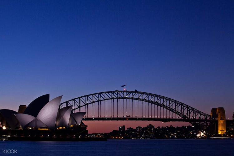 澳大利亚缤纷悉尼灯光音乐节& 海港大桥攀登体验