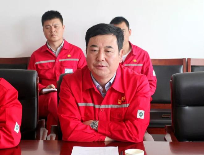 定边采油厂副厂长 王宇平横山采油厂副厂长 韩生辉(张生涛 报道)5月