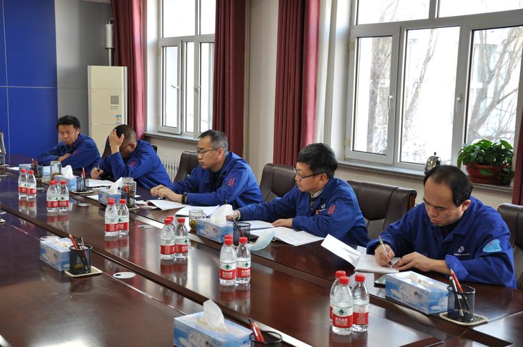 包头一机置业有限公司召开中心组扩大学习会暨2020年度民主生活会专题