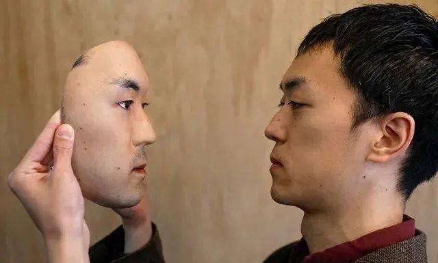 日本一家商店推出了一款新产品——利用3d技术打印的高仿真人脸面具