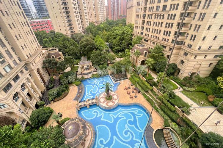 华润外滩九里5室2厅3卫366㎡南5000万