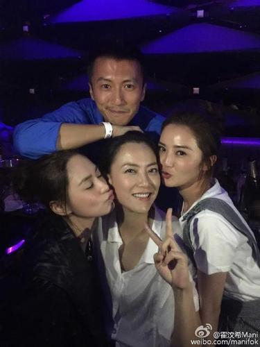 阿娇为阿sa庆生 谢霆锋霍汶希齐助阵