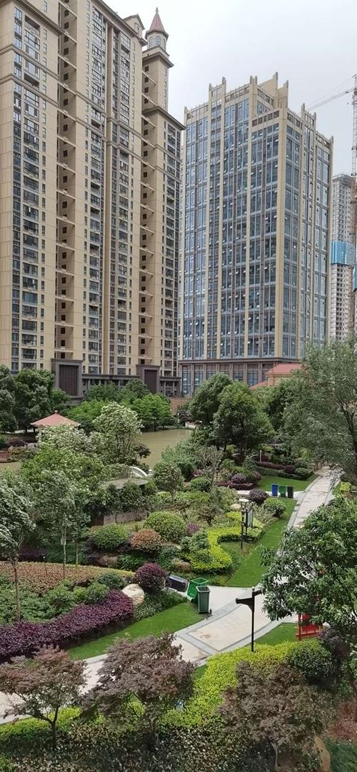 青山区 建二 联泰香域水岸4室2厅1厨3卫