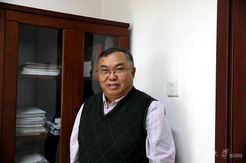 邓少强人生的意义不在克服而在奋斗
