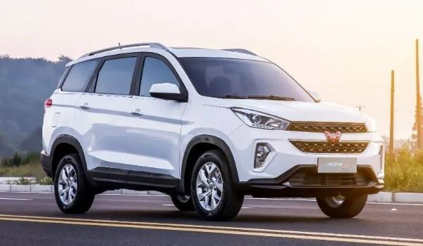 五菱宏光s3和哈弗m6哪个值得购买 五菱宏光s3空间大仅