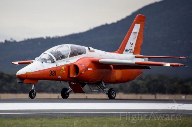 singapore s-211 (vh-dzj)