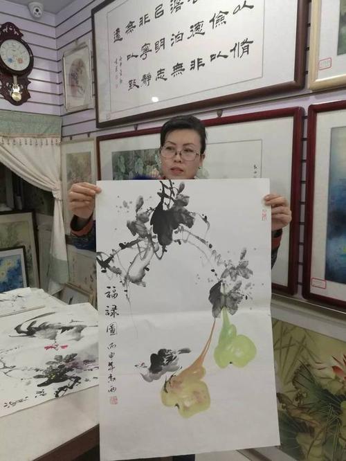29号郭新雨,69*46,起拍价120元,每手加价20元或整数倍.