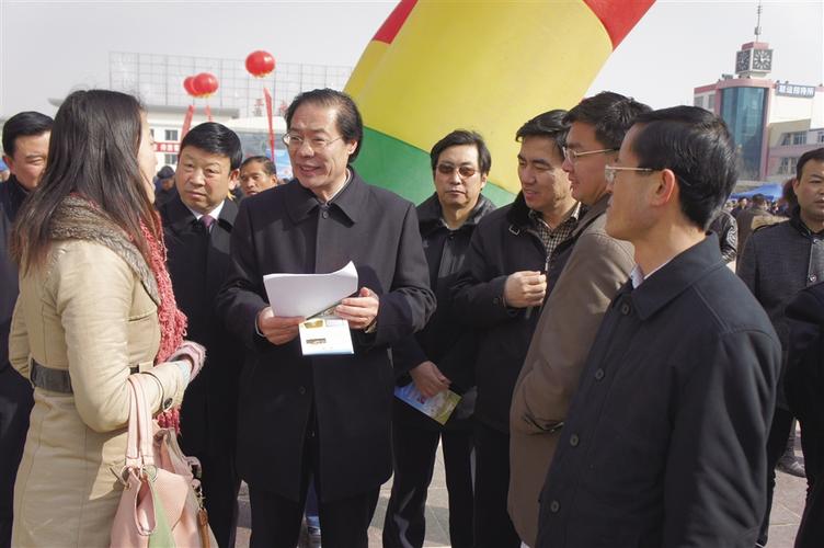 海东市委书记于丛乐指导人社工作