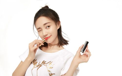 李一桐美艳红唇美妆性感写真图片15