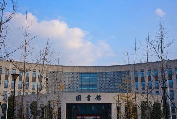 今天给大家安利 成都理工大学图书馆 在这里你可以简单的了解到图书