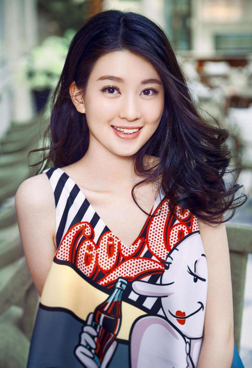 扒扒十大93年出生的女星pk,有人坐拥百亿,有人走红后沉寂