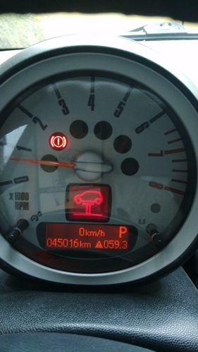 宝马mini出现这个求解答?