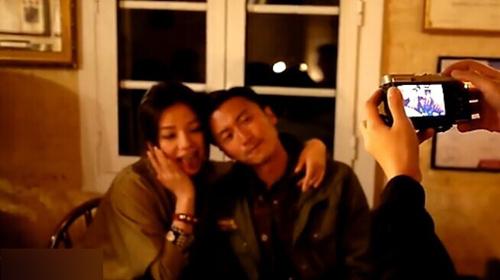 组图:谢霆锋赵薇酒后"激吻"